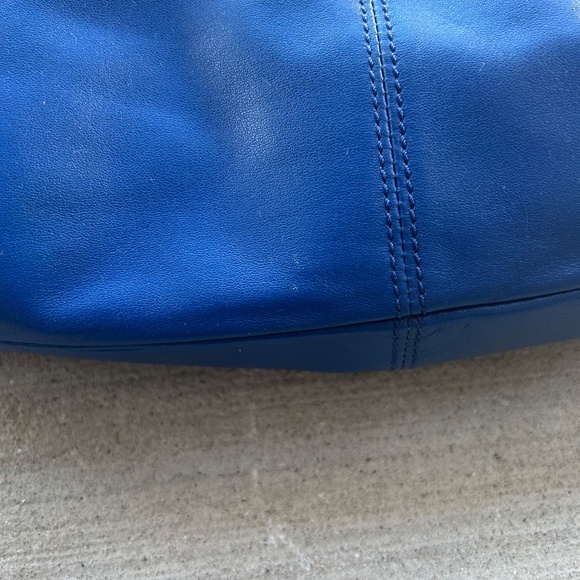Vintage Soho Coach Shoulder Bag Blue Leather with Silver Buckle - Picture 10 of 14